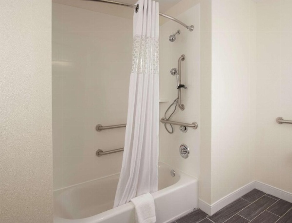 Hampton Inn & Suites by Hilton Augusta-Washington Rd image 24